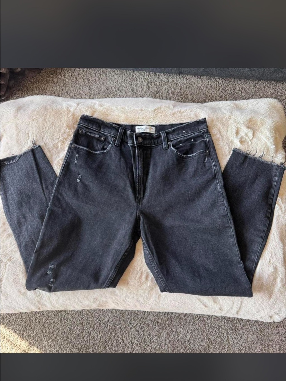 Abercrombie & Fitch Black distressed Straight-Leg Women's Jeans
